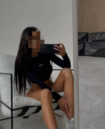 Восхитительная красотка с шаловливыми глазками и стройными ножками приглашает на чашку кофе и чуть-чуть больше. Позволь мне побаловать себя тобой по полной программе. Жду с нетерпением встречи! 9966, 19 лет